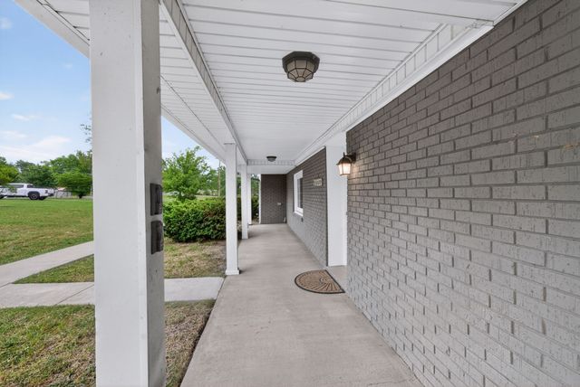 1765 Hayshed Rd, Charlotte, TN 37036