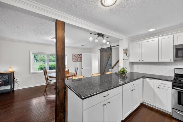 1765 Hayshed Rd, Charlotte, TN 37036