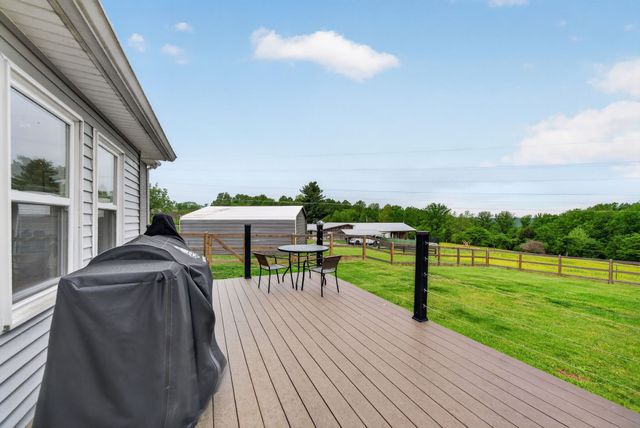 1765 Hayshed Rd, Charlotte, TN 37036