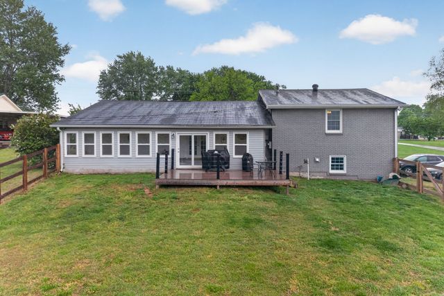 1765 Hayshed Rd, Charlotte, TN 37036