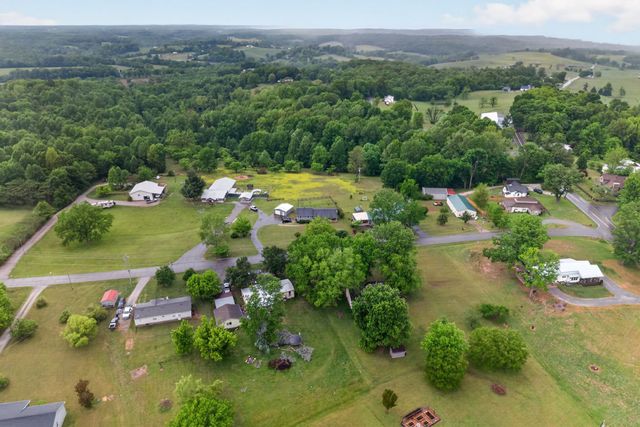 1765 Hayshed Rd, Charlotte, TN 37036