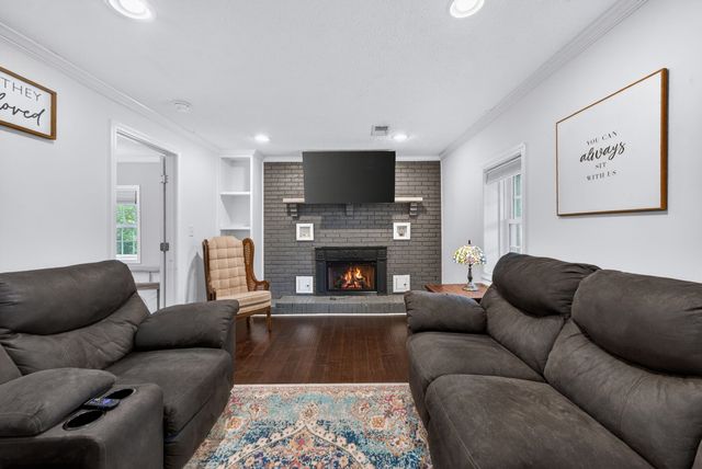 1765 Hayshed Rd, Charlotte, TN 37036