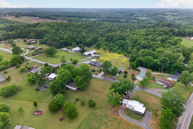 1765 Hayshed Rd, Charlotte, TN 37036