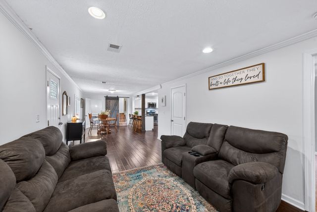 1765 Hayshed Rd, Charlotte, TN 37036