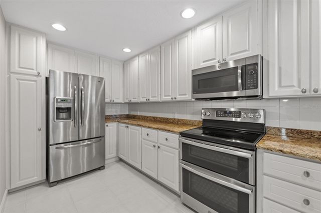 7665 BERGAMO AVENUE, Sarasota, FL 34238