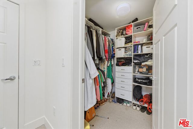 11831 Avon Way 202, Los Angeles, CA 90066