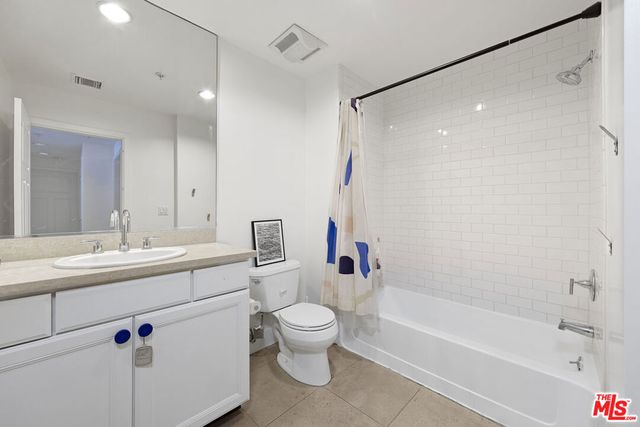 11831 Avon Way 202, Los Angeles, CA 90066
