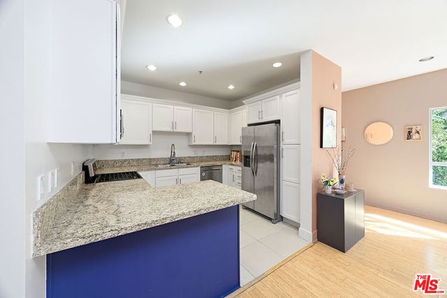 11831 Avon Way 202, Los Angeles, CA 90066