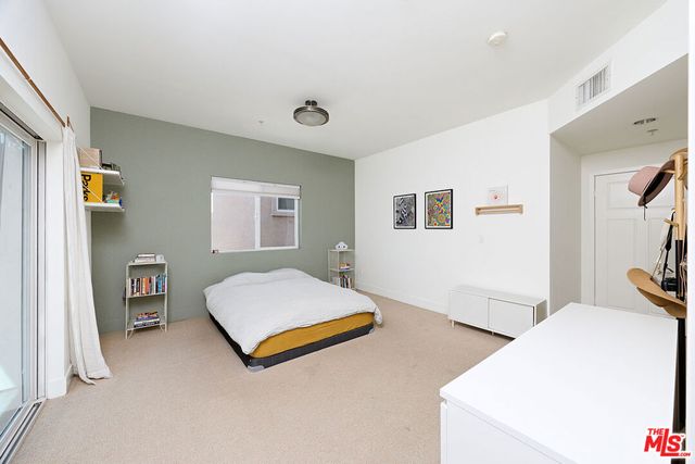 11831 Avon Way 202, Los Angeles, CA 90066