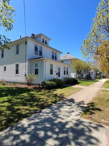 39 Acton St, Springfield, MA 01151