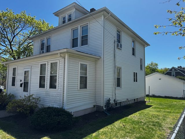 39 Acton St, Springfield, MA 01151