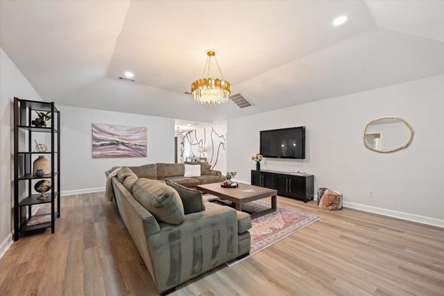 1706 Dunn Street, Grapevine, TX 76051