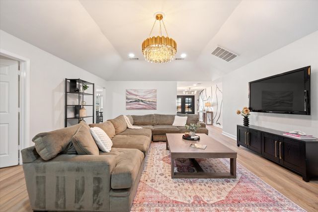 1706 Dunn Street, Grapevine, TX 76051