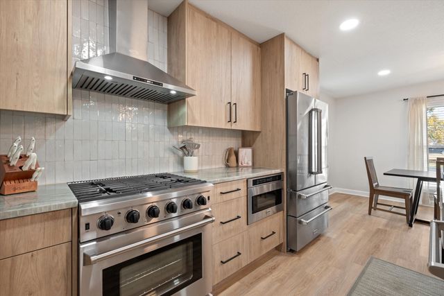 1706 Dunn Street, Grapevine, TX 76051