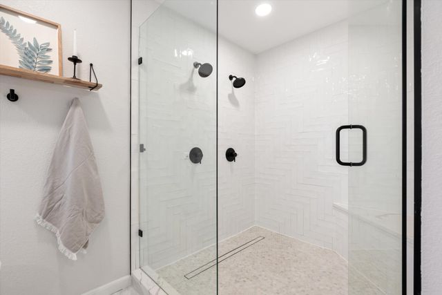 1706 Dunn Street, Grapevine, TX 76051