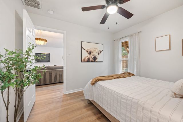 1706 Dunn Street, Grapevine, TX 76051