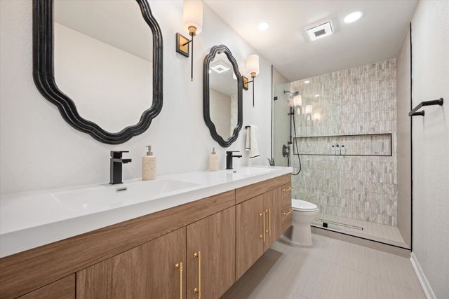 1706 Dunn Street, Grapevine, TX 76051