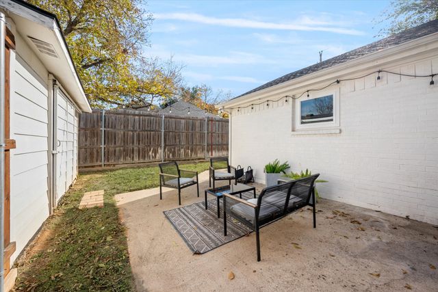 1706 Dunn Street, Grapevine, TX 76051
