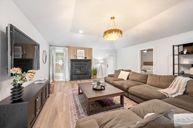 1706 Dunn Street, Grapevine, TX 76051