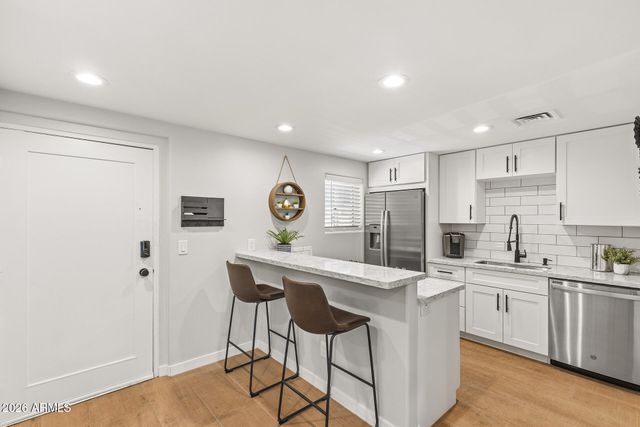 6125 E INDIAN SCHOOL Road 113, Scottsdale, AZ 85251