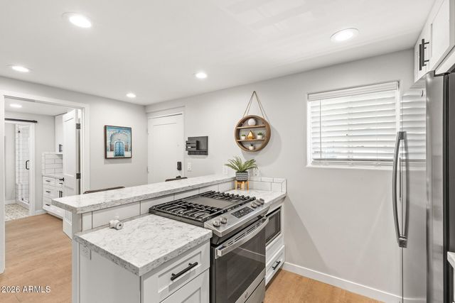 6125 E INDIAN SCHOOL Road 113, Scottsdale, AZ 85251
