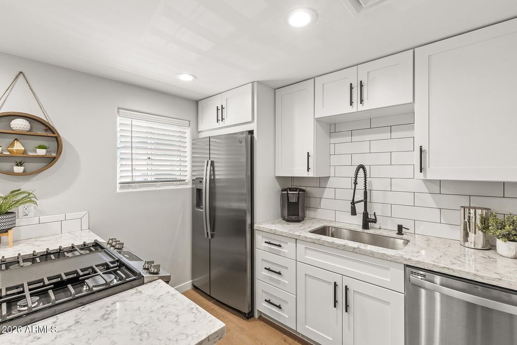 6125 E INDIAN SCHOOL Road 113, Scottsdale, AZ 85251