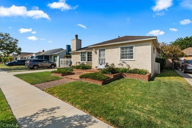 2000 N Britton, Long Beach, CA 90815