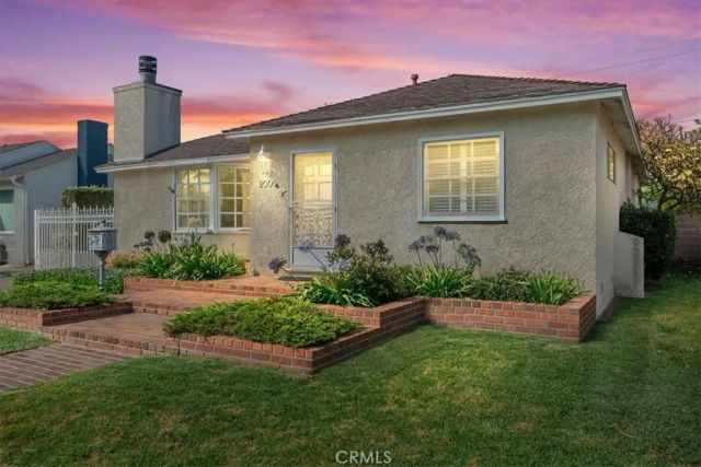 2000 N Britton, Long Beach, CA 90815