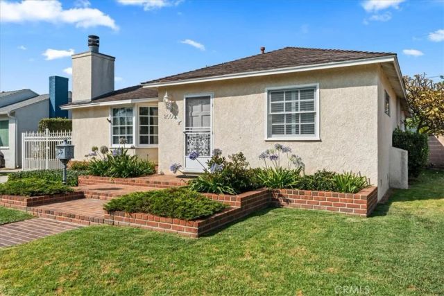 2000 N Britton, Long Beach, CA 90815
