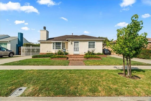 2000 N Britton, Long Beach, CA 90815