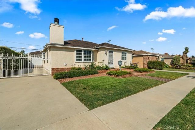 2000 N Britton, Long Beach, CA 90815
