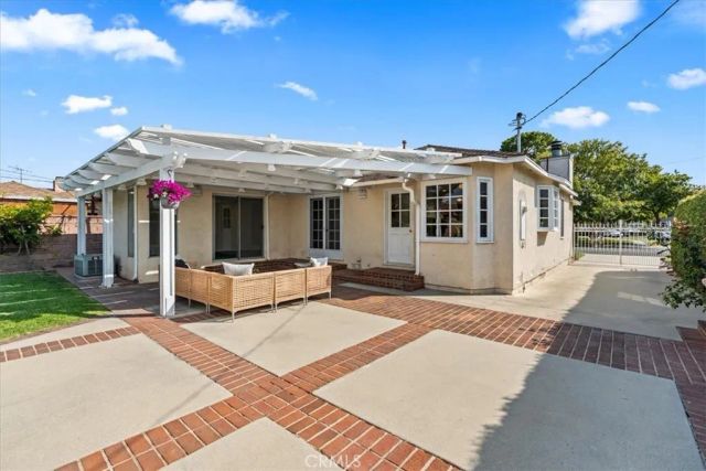 2000 N Britton, Long Beach, CA 90815
