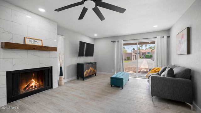 7329 N VIA CAMELLO DEL NORTE -- 115, Scottsdale, AZ 85258