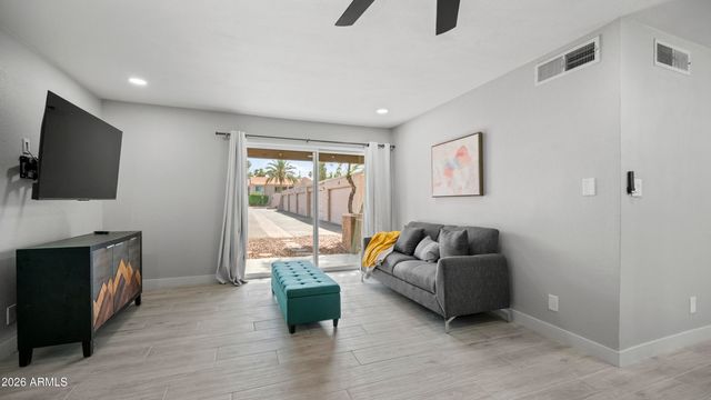 7329 N VIA CAMELLO DEL NORTE -- 115, Scottsdale, AZ 85258