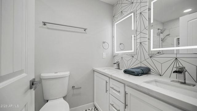 7329 N VIA CAMELLO DEL NORTE -- 115, Scottsdale, AZ 85258
