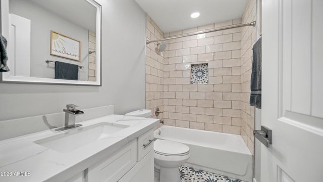 7329 N VIA CAMELLO DEL NORTE -- 115, Scottsdale, AZ 85258