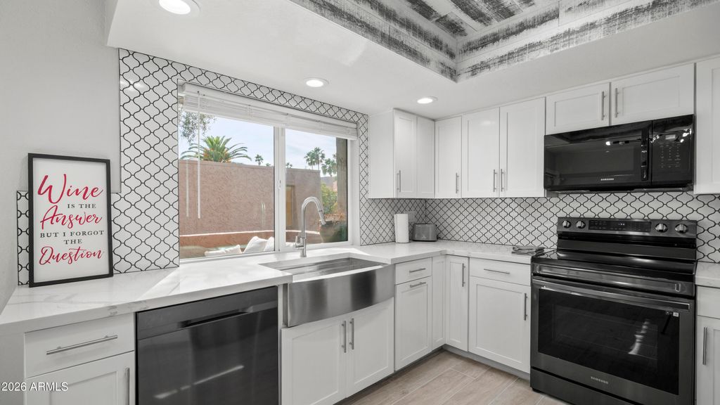 7329 N VIA CAMELLO DEL NORTE -- 115, Scottsdale, AZ 85258