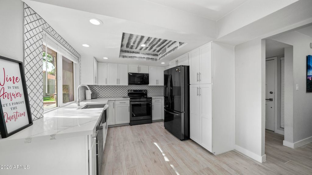 7329 N VIA CAMELLO DEL NORTE -- 115, Scottsdale, AZ 85258 — photo 2