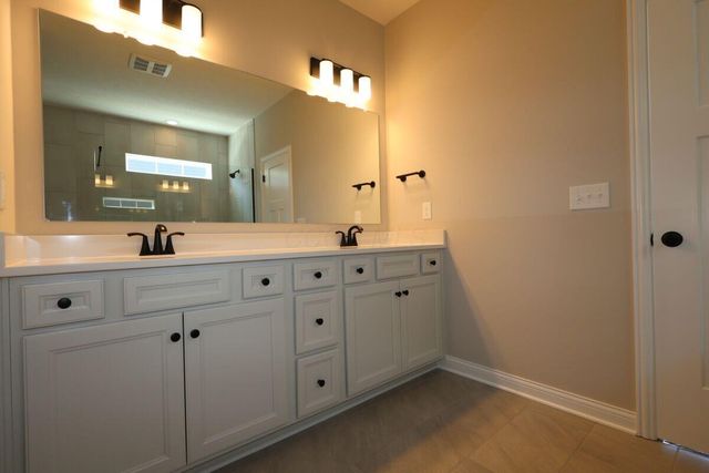 6960 Corsican Loop N, Hilliard, OH 43026