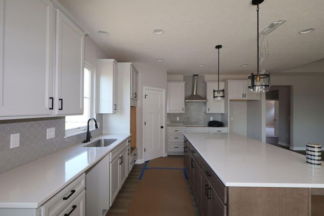 6960 Corsican Loop N, Hilliard, OH 43026