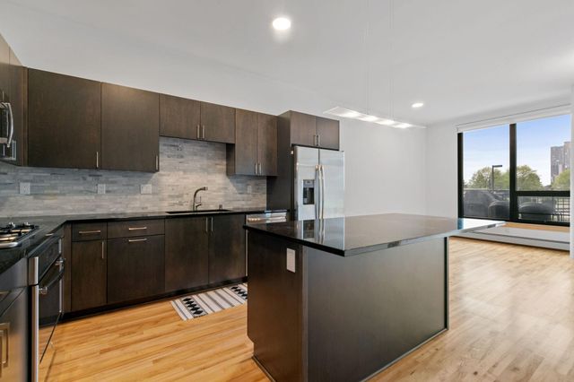 1240 S 2nd Street 225, Minneapolis, MN 55415