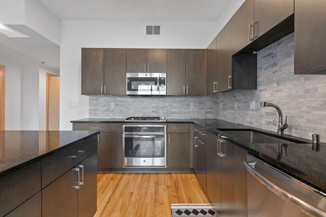 1240 S 2nd Street 225, Minneapolis, MN 55415