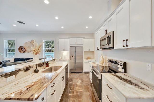 2517 4TH AVENUE S, St Petersburg, FL 33712