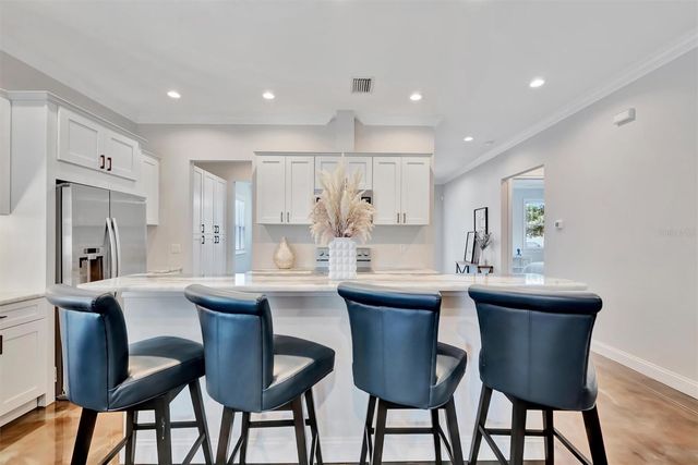 2517 4TH AVENUE S, St Petersburg, FL 33712