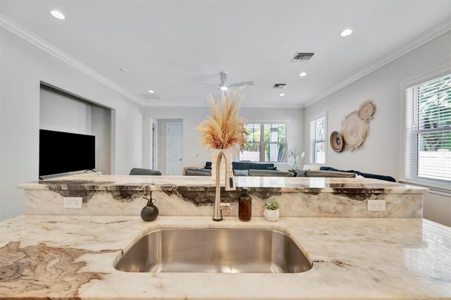 2517 4TH AVENUE S, St Petersburg, FL 33712