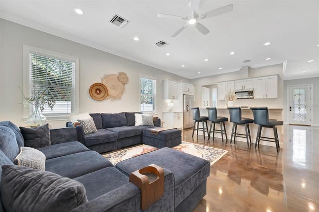 2517 4TH AVENUE S, St Petersburg, FL 33712