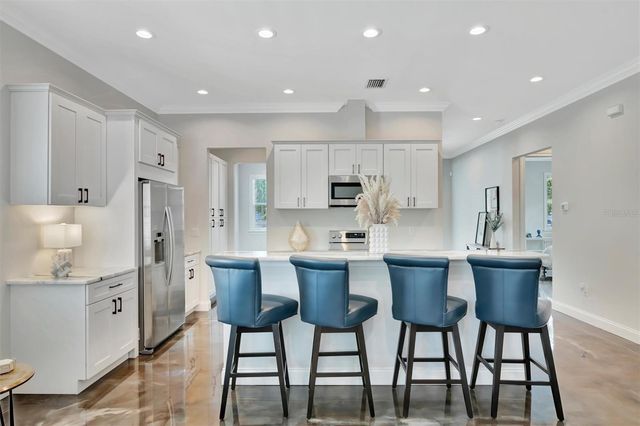 2517 4TH AVENUE S, St Petersburg, FL 33712