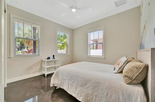 2517 4TH AVENUE S, St Petersburg, FL 33712