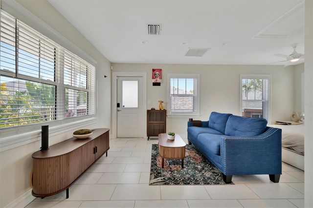 2517 4TH AVENUE S, St Petersburg, FL 33712