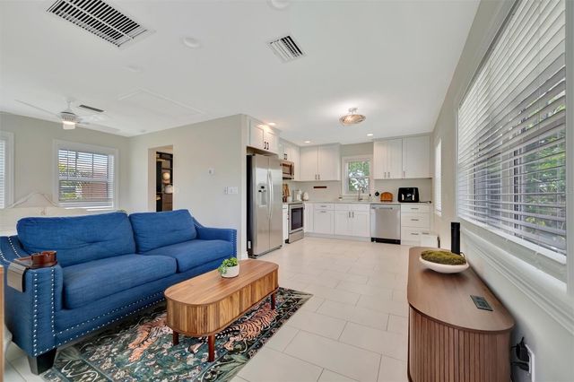 2517 4TH AVENUE S, St Petersburg, FL 33712
